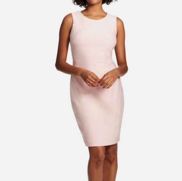 Tommy Hilfiger Dresses & Skirts - Tommy Hilfiger light pink sleeveless bodycon textured knee length sheath dress